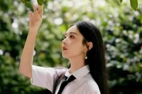 娱乐圈吃瓜彩虹是谁,娱乐圈吃瓜事件背后的神秘人物 第3张 娱乐圈吃瓜彩虹是谁,娱乐圈吃瓜事件背后的神秘人物 第3张